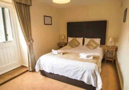 Cambrian Inn Tredegar Экстерьер фото